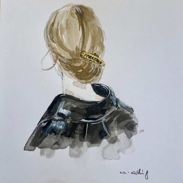 Blonde Frau mit schwarzer Jacke | un-artig