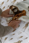 Seidentuch mit Händen Un-artig